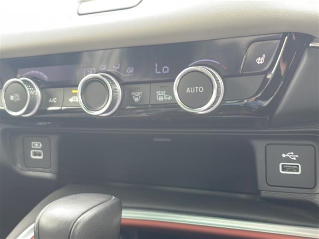 【運転席操作部】快適なドライブを楽しむための機能が装備されています！運転席から触れるので、使いやすいです！除菌プランいれていただくと、さらに清潔で安心していただけます！