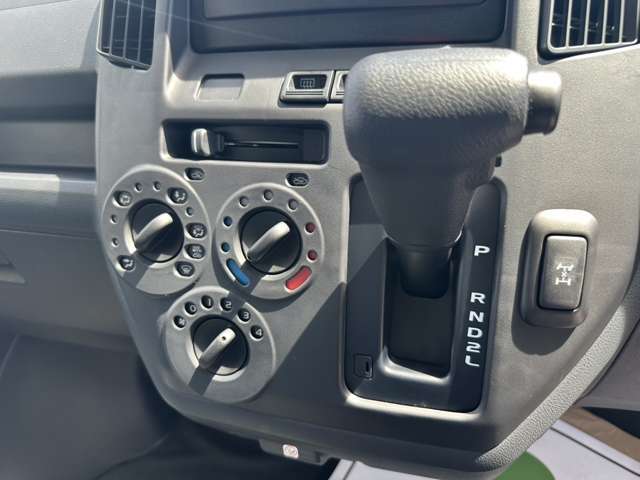 4WD/トヨタセーフティセンス/コーナーセンサー/アイドリングストップ/キーレスエントリー/Wエアバッグ/パワーウインドウ/横滑り防止装置/ヘッドライトレベライザー/純正ホイール/登録済未使用車