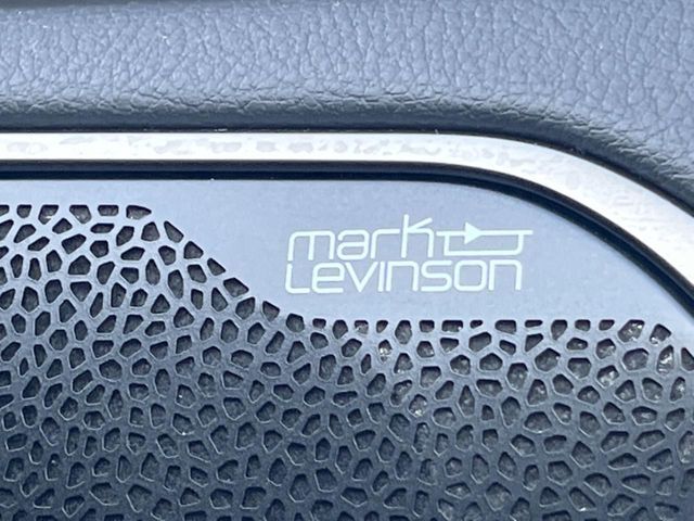 【マークレビンソンサウンド】充実のナビ機能はもちろん、高度なチューニング能力が搭載されており、高音質な音楽をお楽しみいただけます♪