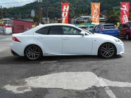 お問い合わせの車輌はダイハツホットステーション戸次店に展示しています。ご問い合わせは：TEL097-597-6699：までお気軽にご連絡下さい♪