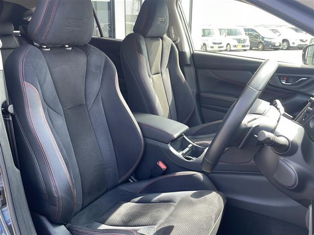気になる車はすぐにお問い合わせください！画面右側の0066から始まる無料ダイヤルからお問い合わせ下さい！専門スタッフがお車のご質問にお答えいたします！