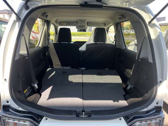 ☆お車についた傷やヘコミ、事故の修理もハヤシにお任せください。自社鈑金工場で修理ができますの安心です☆