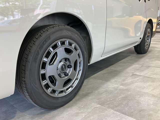 ★お手頃軽自動車から最新のミニバン、話題のSUVなどなど常時100台ほどの在庫車を展示しています（＾＾♪　　お客様にピッタリの一台を一緒に見つけませんか？