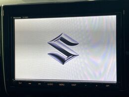 【純正8インチナビ】人気の純正ナビを装備。オーディオ機能も充実しており、Bluetooth接続すればお持ちのスマホやMP3プレイヤーの音楽を再生可能！毎日の運転がさらに楽しくなります！！