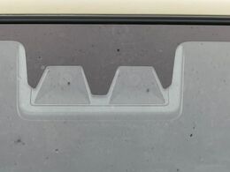 【スマートアシスト】走行中に前方の車両等を認識し、衝突しそうな時は警報とブレーキで衝突回避と被害軽減をアシスト。より安全にドライブをお楽しみいただけます。