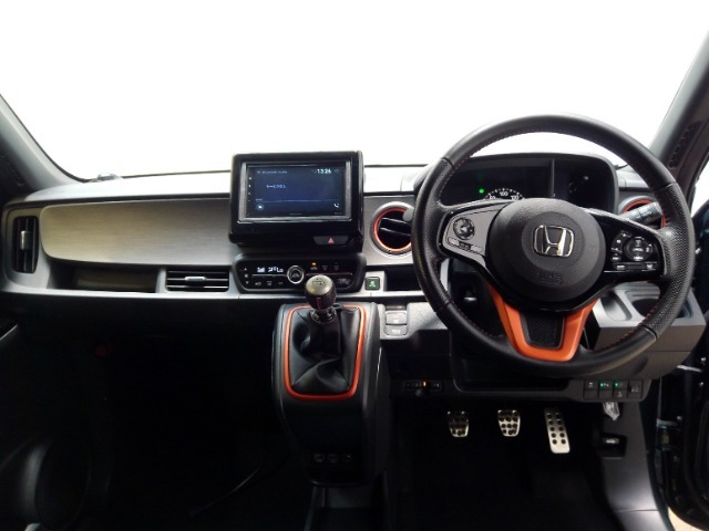Honda車が初めての方にも扱いやすく分かりやすいインパネ周りと各種スイッチ類です。