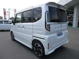 左後方より撮影☆無料保証付き販売車です！ ☆全国どこへでも！ 陸送可能(有料)ですので、県外の方も是非ご相談ください！