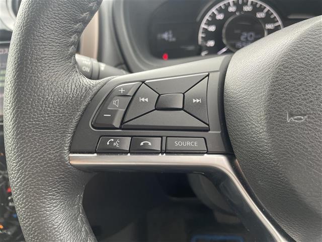 こちら運転席周りの操作部分・装備の写真になります。各部しっかり動作の確認をしておりますので、ご安心だくさい。また、第三者機関の鑑 定書もありますので、そちらも併せて、ご確認いただければ幸いです！