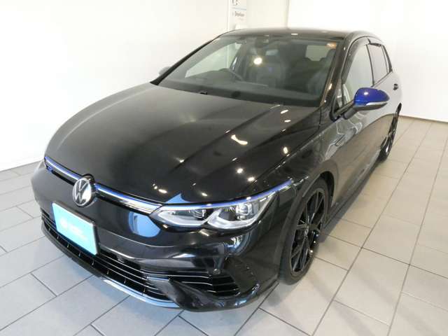 斜め前からのスタイルです☆フォルクスワーゲンのきれいなプレスラインが目立ちますね！