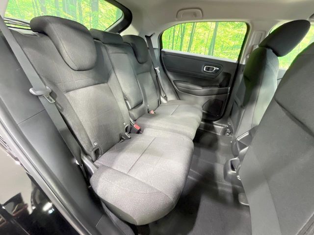 高品質なオリジナルフロアマットもオプションにてご用意しております。お好きなデザインやカラーをお車に合わせて選んでいただくことができます♪