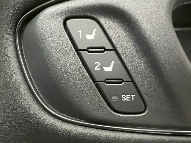 【シートメモリ】自動車のシートの位置や設定を記憶し、呼び出すことのできます！