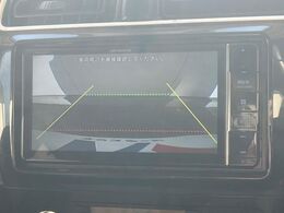 【バックカメラ】駐車時に後方がリアルタイム映像で確認できます。大型商業施設や立体駐車場での駐車時や、夜間のバック時に大活躍！運転スキルに関わらず、今や必須となった装備のひとつです！