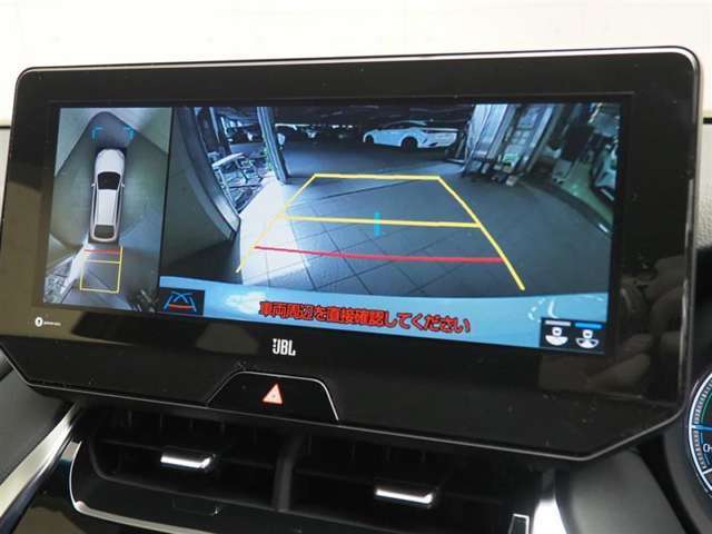 バックガイドモニター付きで駐車も安心です。
