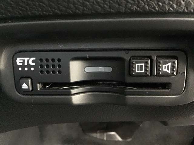 ETC付きで高速道路をノンストップ・キャッシュレスで利用出来ます！スマートインターの出入りも利用可能でとても便利です！