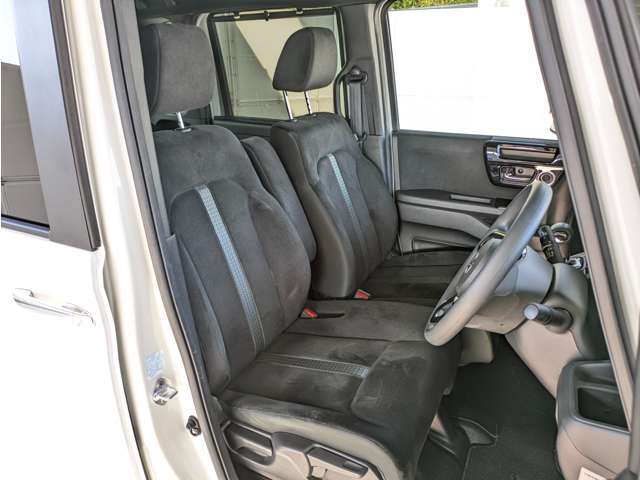 シートに関してですが、大きなヤブレや、ヘッドレストなどの部品の欠損などは、ございません。ご納車時には、室内清掃を実施し、ご納車いたします！