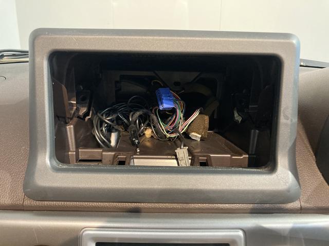 車両状態証明書修復歴の有無も一目瞭然。機能や内装・外装、走行距離、修復歴の有無をチェックし、クルマの状態を10段階にした車両状態証明書。数字や記号を使ってわかりやすく表示しています。
