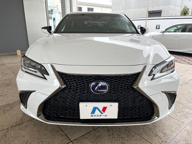 大好評のボディコーティング「弾スプラッシュコート」もご納車までに施工可能。通常のガラスコートと異なる、耐久年数6年の無機質ガラスコーティングが、ボディをキレイな状態に保ってくれます。