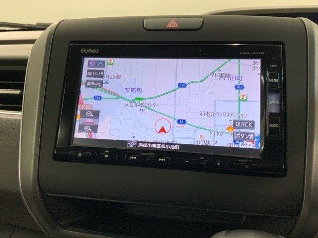 アップルカープレイ対応ギャザズナビ搭載です。知らない道も安心ですね！