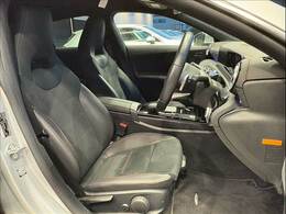 「カラーバックモニター」を装備で駐車が苦手な方でも安心です。