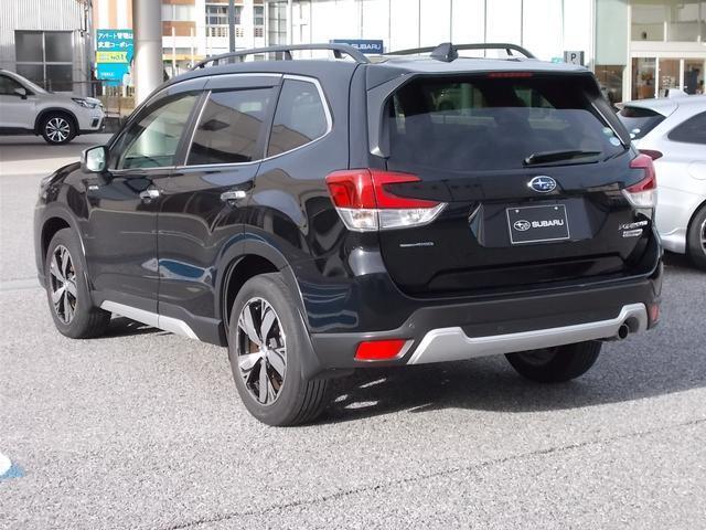 メーカー一般保証期間（3年/6万km）を過ぎた車には消耗品のフレッシュアップを実施、エンジンオイルやエレメント、ワイパーブレードゴム等14項目をフレッシュチューニング。快適で安心な状態でお乗りいただけます。