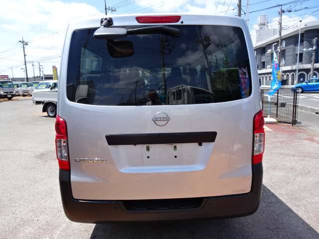 中古自動車販売士の有資格者が担当させて頂きます。　遠方登録や保険等、何でもご相談下さい！