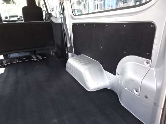 中古自動車販売士の有資格者が担当させて頂きます。　遠方登録や保険等、何でもご相談下さい！
