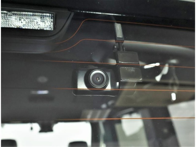 リヤ用ドライブレコーダー装備！これがあれば、相手方が危険運転をしてきた場合などでも客観的に証明でき、事故や事件の直接的な証拠の確保にも生り得ます。