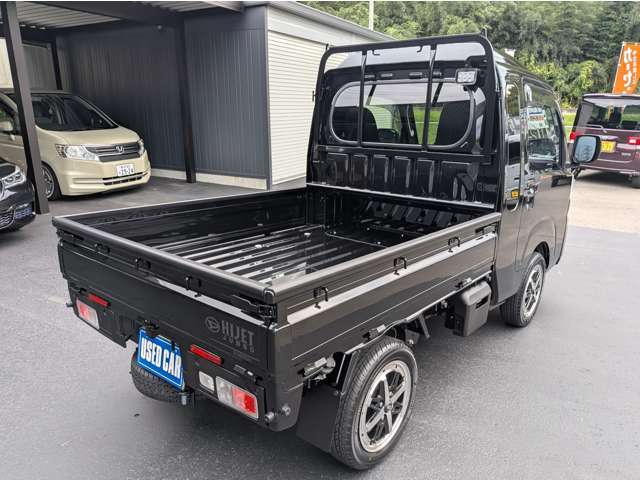 ★　令和7年9月登録！　★4WD・CVTオートマ　★新モデル改良型です！　★オプション・カスタム多数、総額19万相当です！　★　最新スマアシ！★外14アルミ・黒革調シートとオプション多数付お買得車！