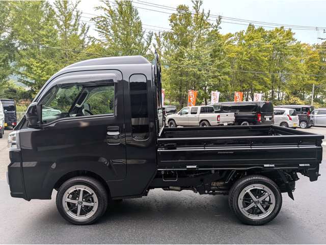 ★　足廻りは、ノーマルです！　※リフトUPもご相談下さい！　★　全国納車OK。都道府県により登録費用が変更になりますのでお問合せ下さい！　★　遠方の場合、輸送は専門の業者に依頼しますので安心です！