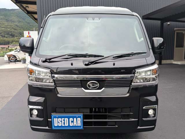 ★　LEDヘッドライト＆LEDフォグになり、内外装オールLEDです！　※夜間も明るく照らしてくれます！　※　オプションのブラックカラーパッケージの新改良型モデルになります！　★　とてもカッコいいです！