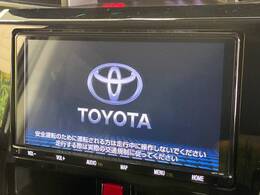 【純正ナビ】人気の純正ナビを装備しております。ナビの使いやすさはもちろん、オーディオ機能も充実！キャンプや旅行はもちろん、通勤や買い物など普段のドライブも楽しくなるはず♪