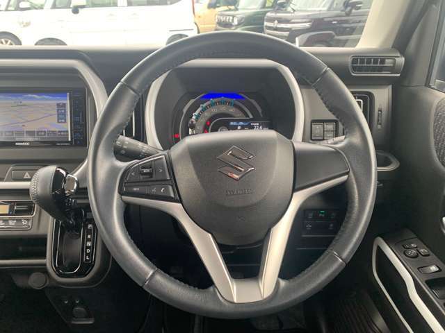 新車・中古車の販売に限らず修理、板金、保険、買取などお車のことはなんでもお任せください！