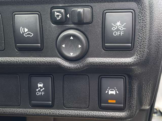 お車は弊社のサービス工場で決められた整備内容で点検をしてお渡ししております。　追加オプション、車検対応の社外品等の作業もご相談受け付けております。