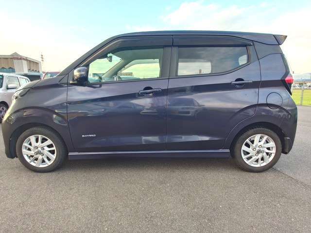 【保険】自動車保険のスペシャリストがお客様の立場になってお客様に最適な自動車保険のご提案や万が一の時の事故対応にあたりますので、ご安心ください。