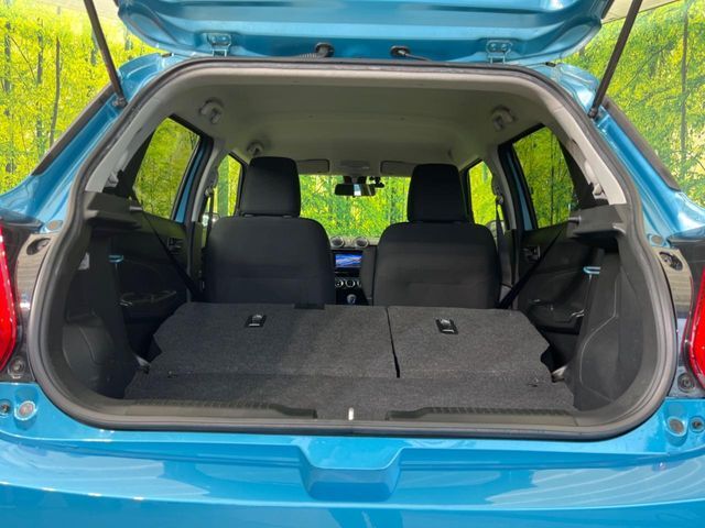 普段のお買い物や通勤、送迎等に十分な荷室スペースを確保しております。セカンドシートを倒すと、大きな荷物の積載も可能です♪