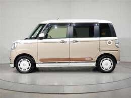 色はパールホワイト/ナチュラルベージュマイカメタリックのツートンカラー(XE9)です。