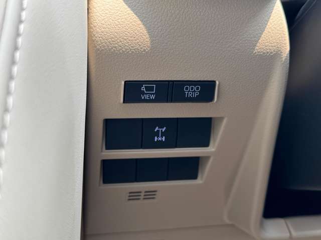 【電動デフロック】メーカーオプションのデフロックになります！自動車の差動装置（デフ）を電気的にロックする機能になります！主にオフロード走行や雪道など滑りやすい路面での走行で使用されることが多いです！！