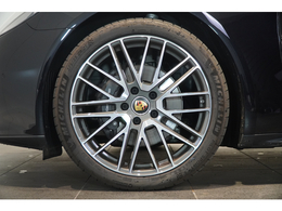 21インチ 911 Turbo Design ホイール IIです。