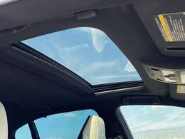 人気オプション、サンルーフ装着車！