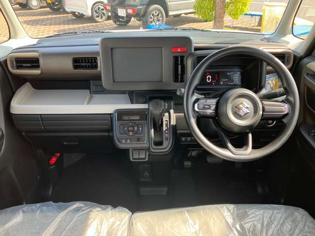 もっともっとたくさんの方にスズキ車を知ってもらうため、常に多くの試乗車、良質な中古車を展示しております。