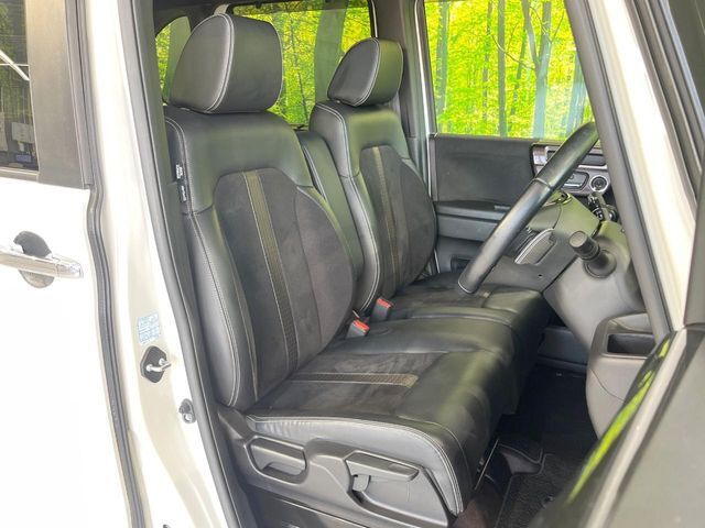 運転席シート廻りは使用感も少なく、良好な状態となっています。丁寧に使われていたことがよくわかりますね。