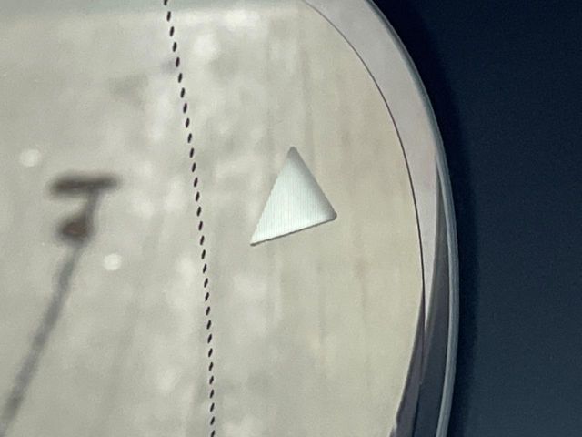 ●ブラインドアシストセンサー：視角からの車を感知し、ドライバーが車線変更を行う際に、警告音と共に注意を促してくれる安全支援機能です！