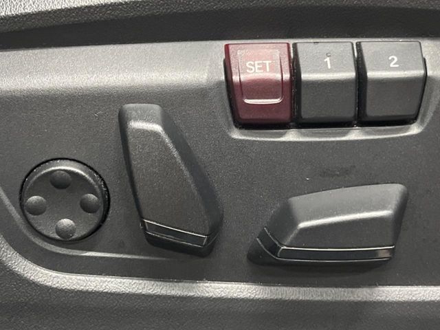 ●パワーシート：シート位置の“前後と背もたれの“角度の微調整が可能となります。手動設定のシートよりも、より細やかな設定ができるのがポイントです。