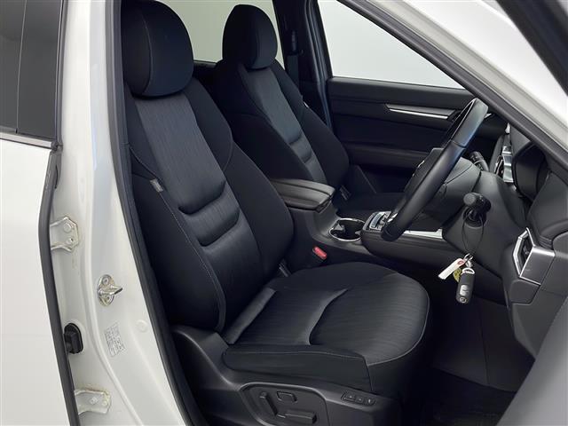 【運転席】『運転席周辺』の画像になります。写真の内容に関してご不明点、ご質問等がございましたらお気軽にガリバー店舗までお問い合わせください。