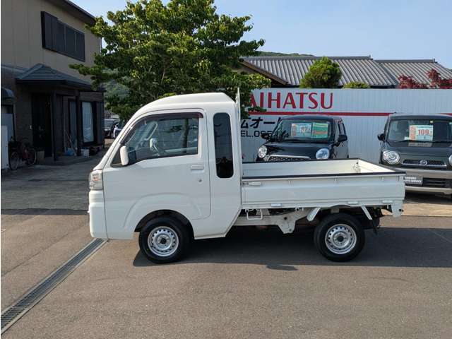 当店は民間車検工場です。　納車後の車検・点検やアフターフォローなどもお任せください。