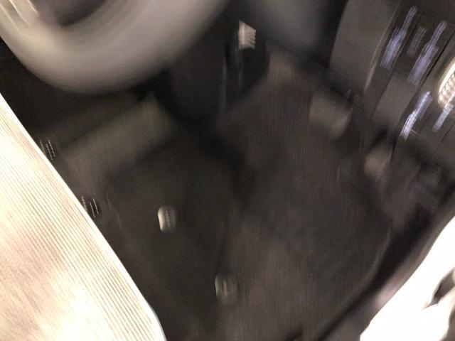 嬉しい純正フロアマット付き♪　状態も良好です（＾＾♪