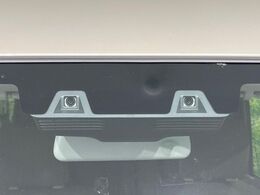 【スズキ　セーフティサポート】走行中に前方の車両等を認識し、衝突しそうな時は警報とブレーキで衝突回避と被害軽減をアシスト。より安全にドライブをお楽しみいただけます。