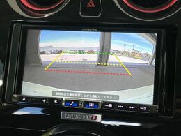 【バックカメラ】駐車時に後方がリアルタイム映像で確認できます。大型商業施設や立体駐車場での駐車時や、夜間のバック時に大活躍！運転スキルに関わらず、今や必須となった装備のひとつです！
