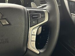 【レーダークルーズコントロール】高速道路での長距離走行が楽に！！自動で速度を保つクルーズコントロールが、衝突軽減システムと連携し、前方の車両を感知して車間を保つように速度調節してくれます！！