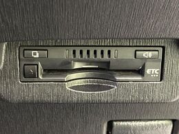 【ETC】高速道路の料金所をストレスなく通過！話題のスポットやサービスエリアに多い「スマートIC」利用時は必須のアイテムです。当店でセットアップを実施、ご納車当日からすぐにご利用いただけます！